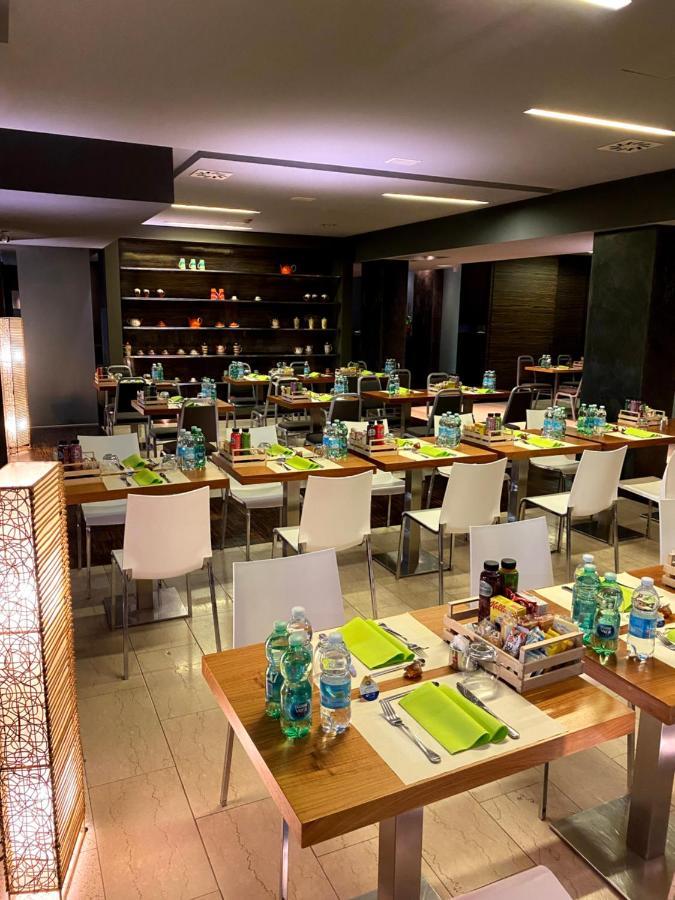 Bes Hotel Cremona Soncino Bagian luar foto