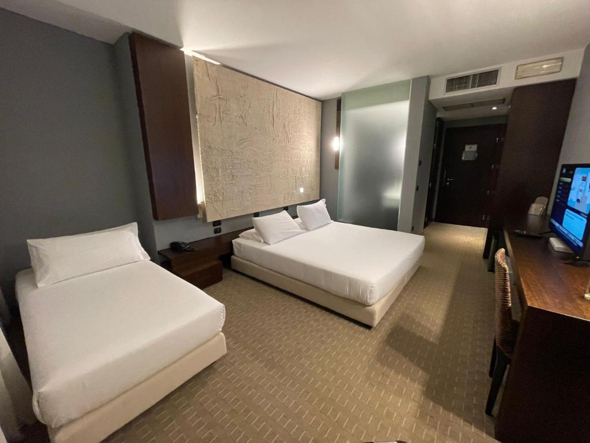 Bes Hotel Cremona Soncino Bagian luar foto