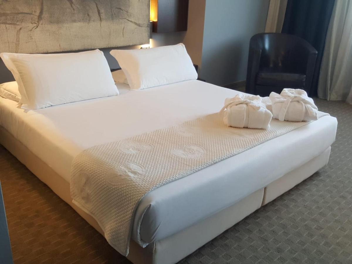 Bes Hotel Cremona Soncino Bagian luar foto
